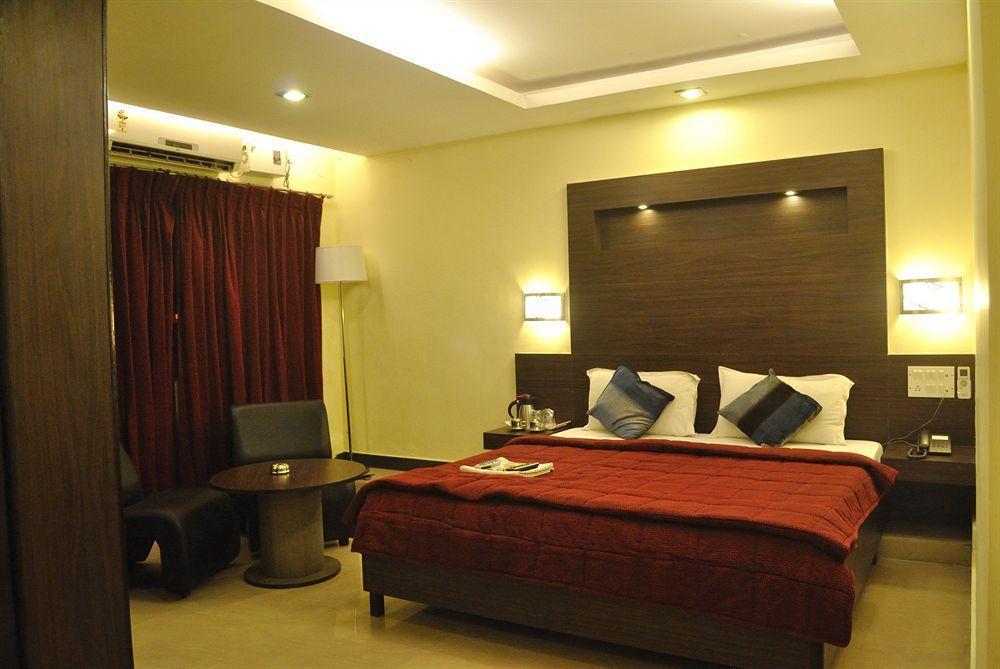 Hotel Mars Classic Chennai Exterior foto