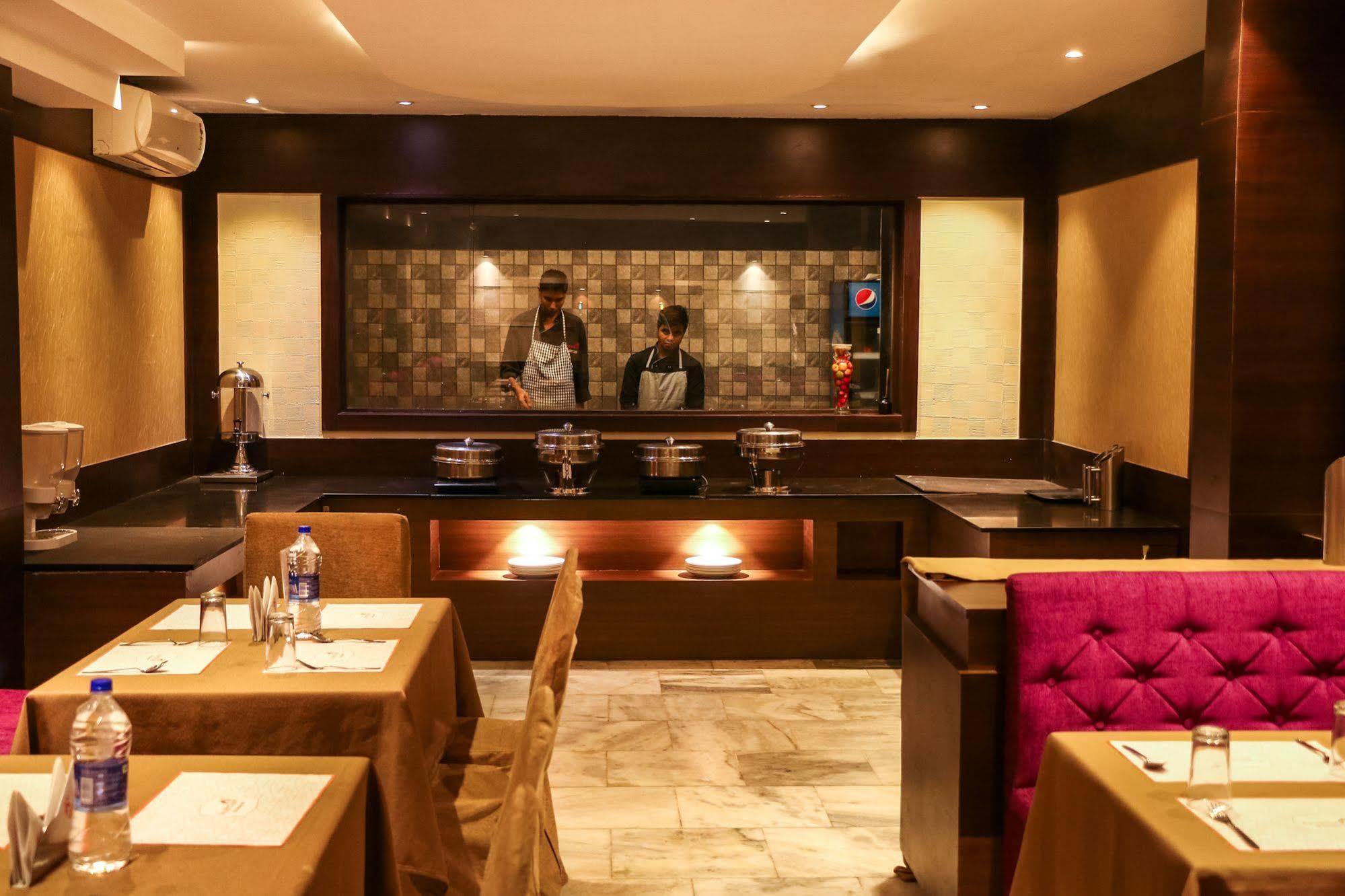 Hotel Mars Classic Chennai Exterior foto