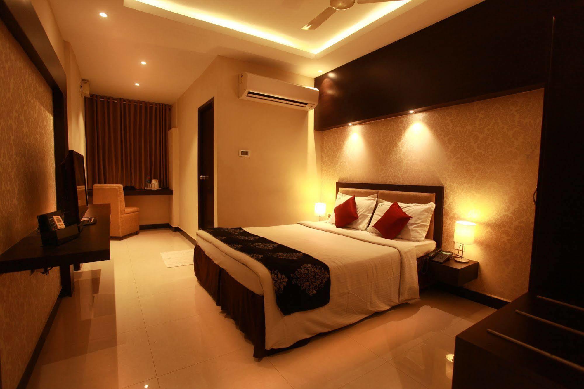 Hotel Mars Classic Chennai Exterior foto