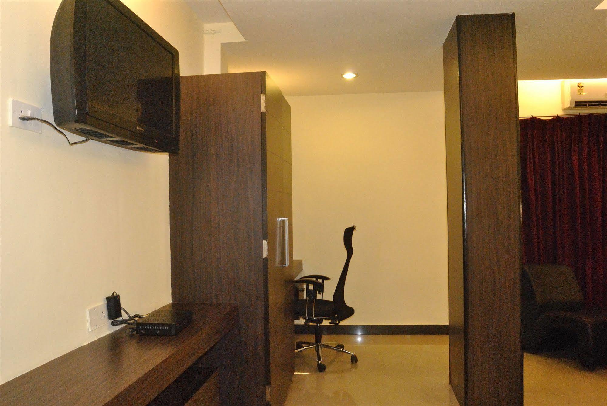 Hotel Mars Classic Chennai Exterior foto
