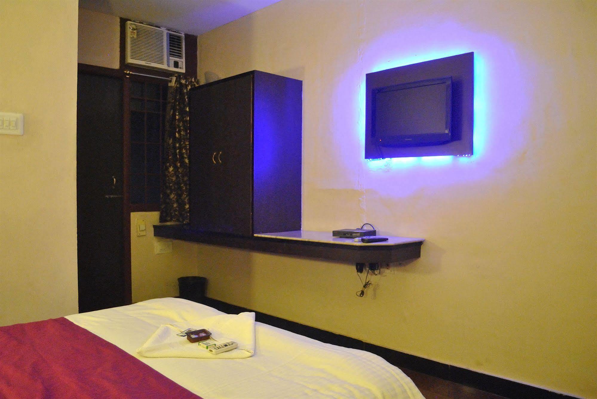 Hotel Mars Classic Chennai Exterior foto