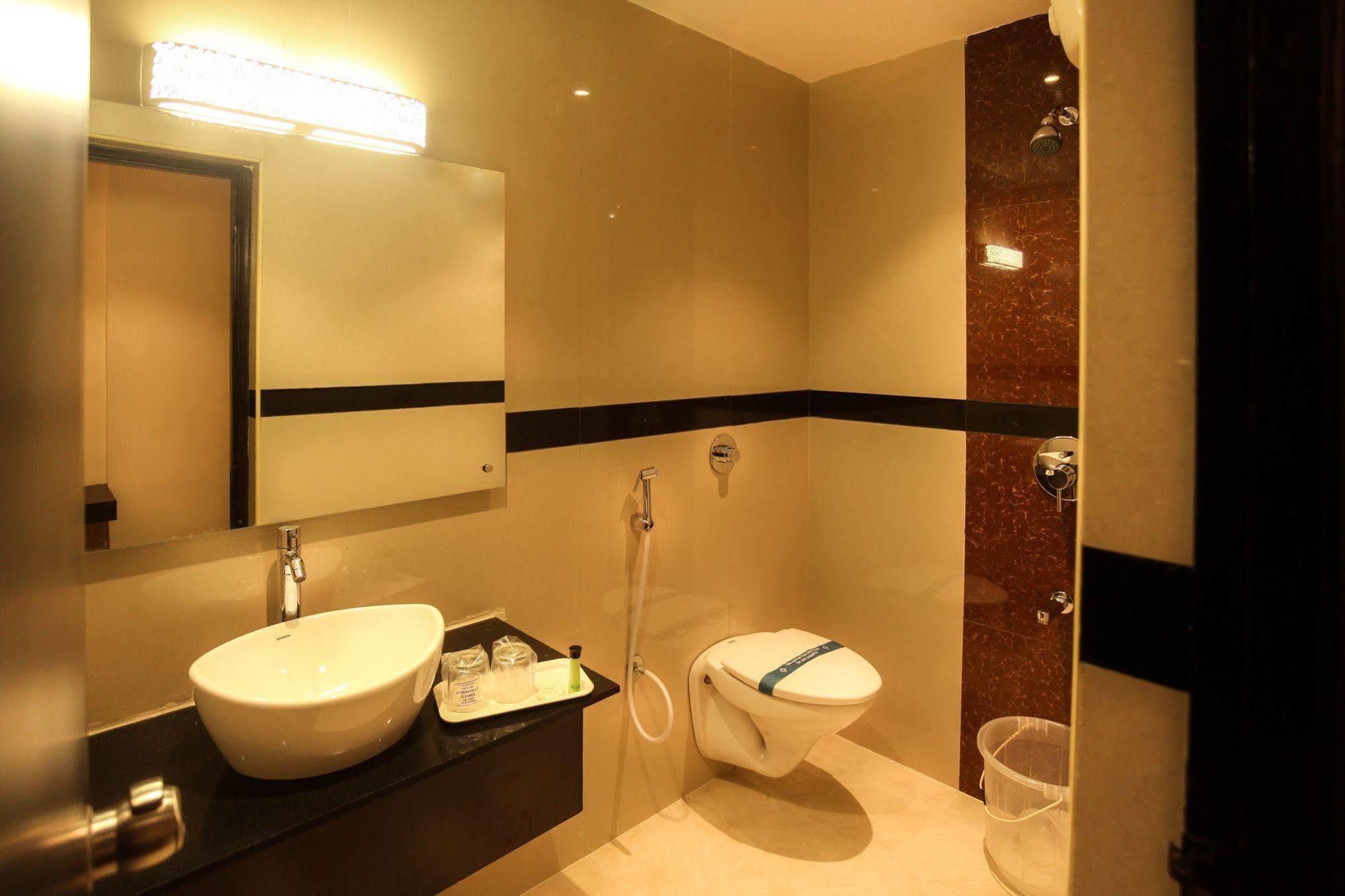Hotel Mars Classic Chennai Exterior foto