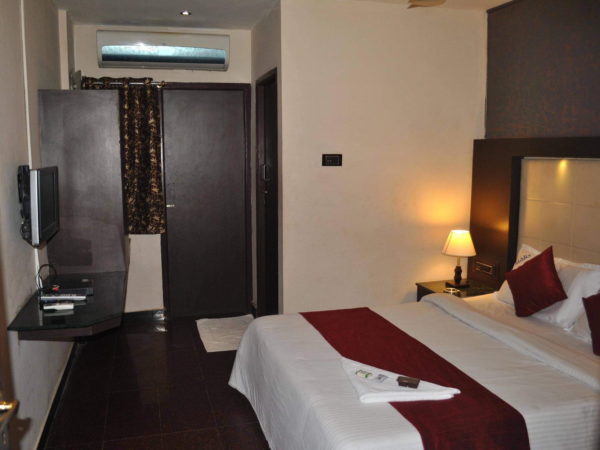 Hotel Mars Classic Chennai Exterior foto