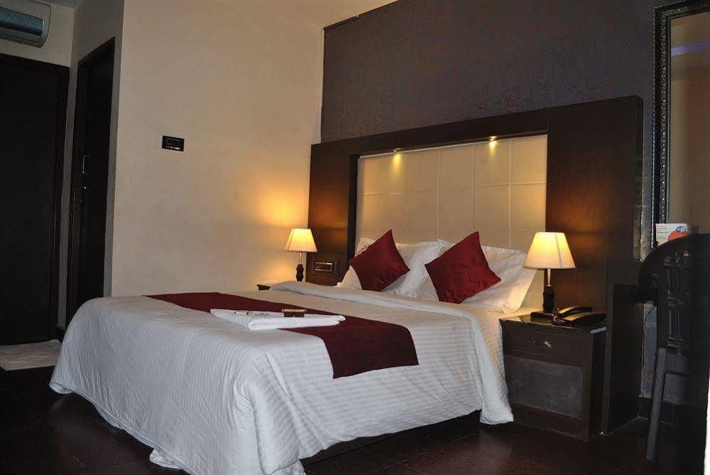 Hotel Mars Classic Chennai Exterior foto